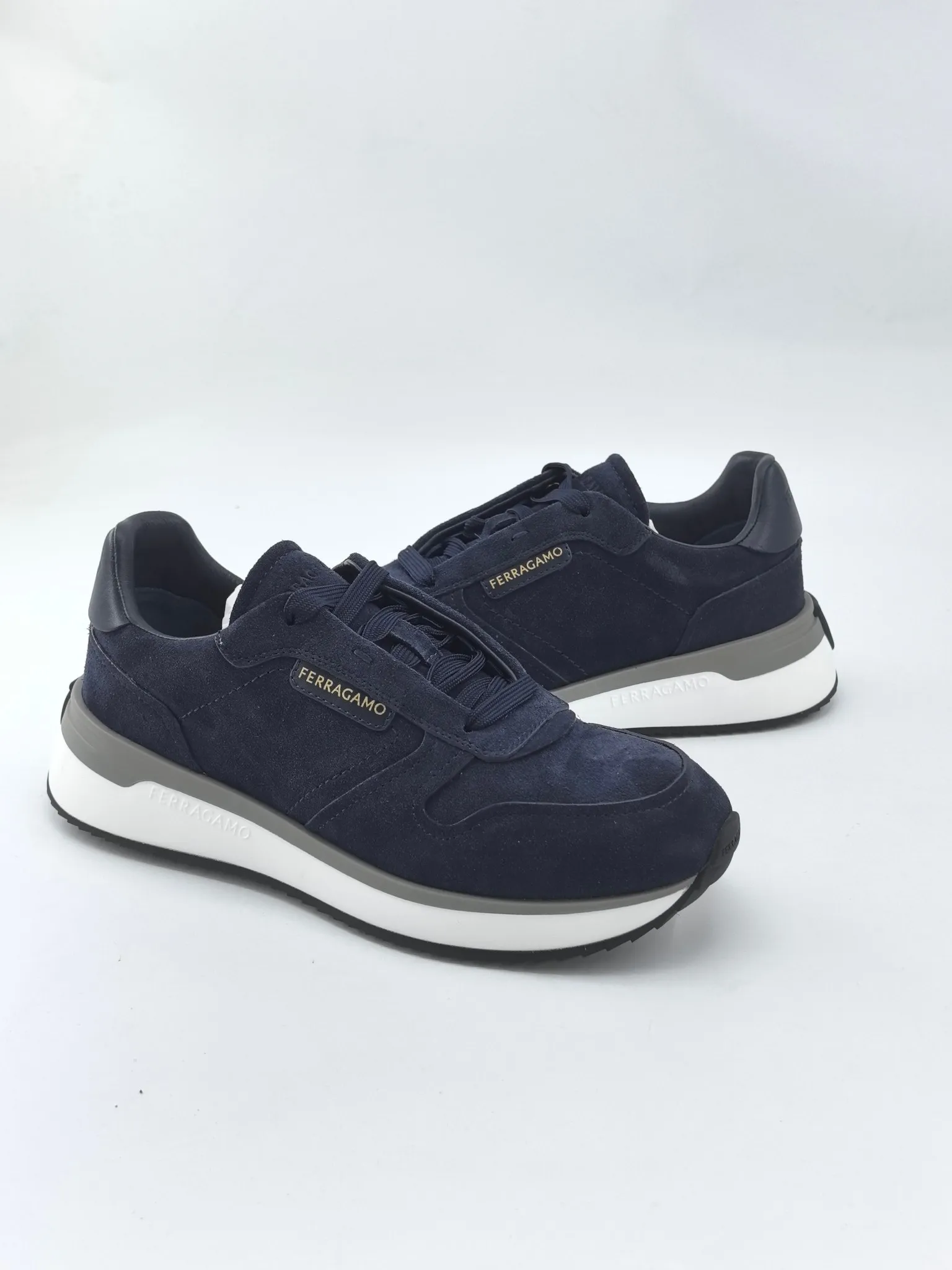 [Ferragam] Top P: 780💰 ▪️Size: 39-44 (38.45 custom-made) FERRAGAMO Ferragam 🔍Top purchasing agent 🇮🇹 Ferragam Street-charming casual shoe series, the counter sells the original configuration simultaneously, Italian imported cowhide fabric, high-quality splicing technology, imported water-dyed cow lining , soles: original foam outsole specially provided by the original factory, original factory follow-up goods, 🔍 high quality, can be entered and exited the counter at will, welcome to compare and synchronize with the counter.
